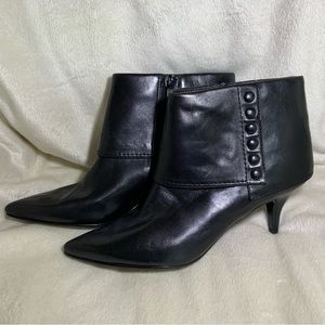 NEW Nine West “Tyro” black Leather Cuff Bootie NWOT women size 6.5